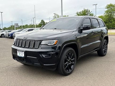 Certified 2022 Jeep Grand Cherokee Laredo X AWD/4WD image 5