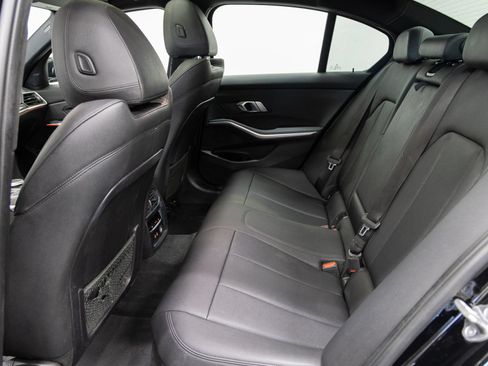 Used 2019 BMW 330i Sedan w/ Convenience Package RWD image 8