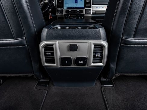 Used 2022 Ford F250 Lariat w/ Black Appearance Package image 31