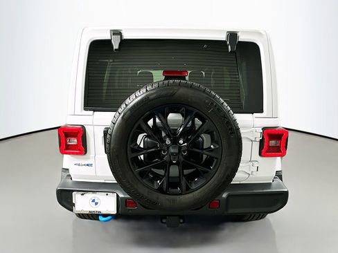 Used 2024 Jeep Wrangler Unlimited Sahara w/ Technology Group image 6