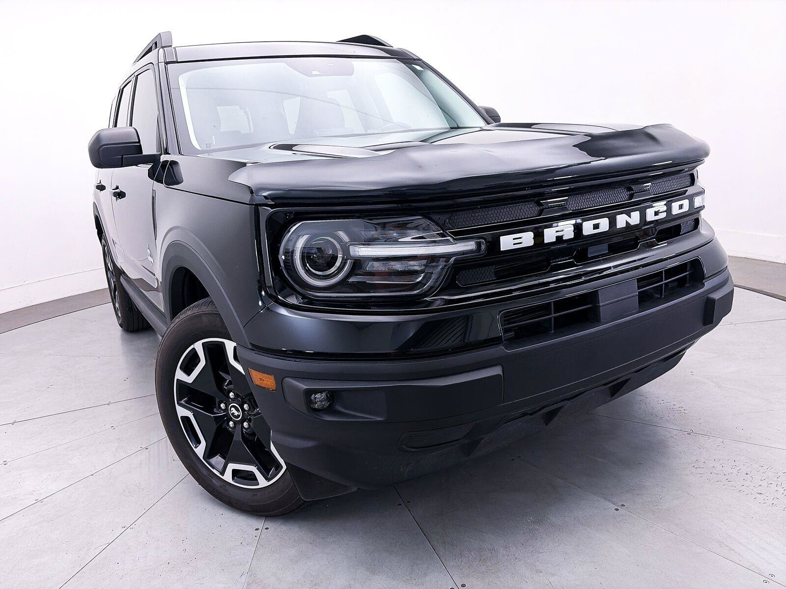 Used 2024 Ford Bronco Sport Outer Banks w/ Tech Package AWD/4WD image 3