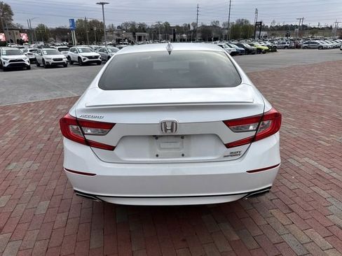Used 2018 Honda Accord Sport image 13