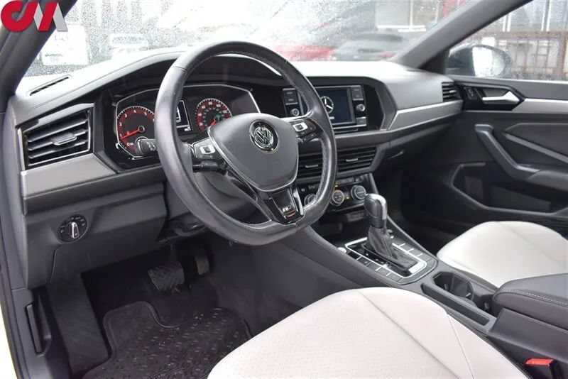 Used 2021 Volkswagen Jetta R-Line w/ R-Line Cold Weather Package FWD image 3