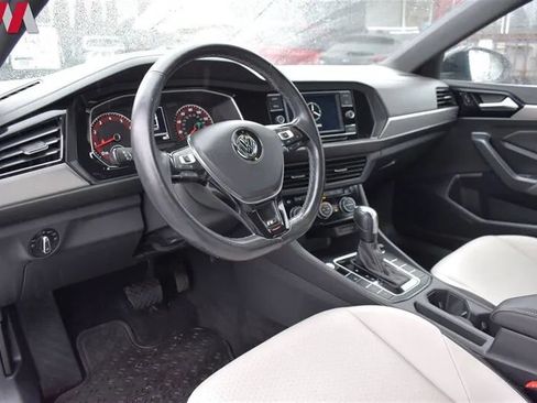 Used 2021 Volkswagen Jetta R-Line w/ R-Line Cold Weather Package FWD image 3