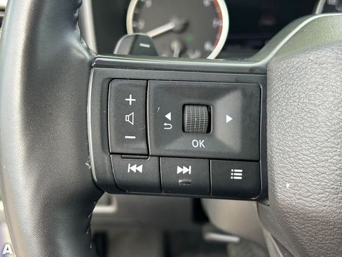Used 2025 Nissan Rogue SV FWD image 29