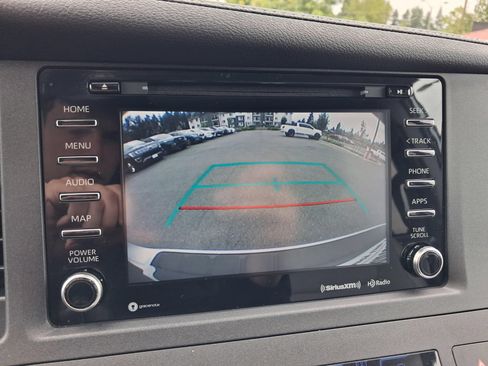 Used 2020 Toyota Sienna XLE Premium AWD/4WD image 14