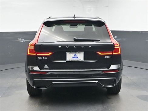 Used 2024 Volvo XC60 B5 Plus image 7