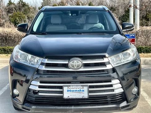 Used 2017 Toyota Highlander XLE image 7
