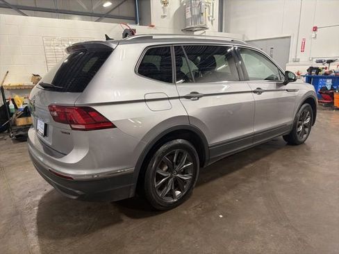 Used 2023 Volkswagen Tiguan SE image 5