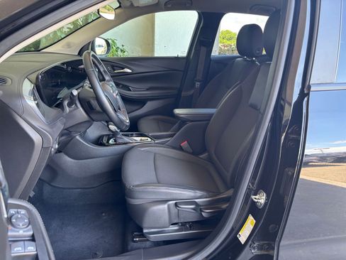Used 2025 Buick Encore GX Preferred FWD image 37