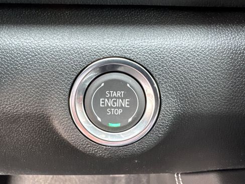 New 2026 GMC Terrain Denali w/ LPO, Black Badging Package image 32