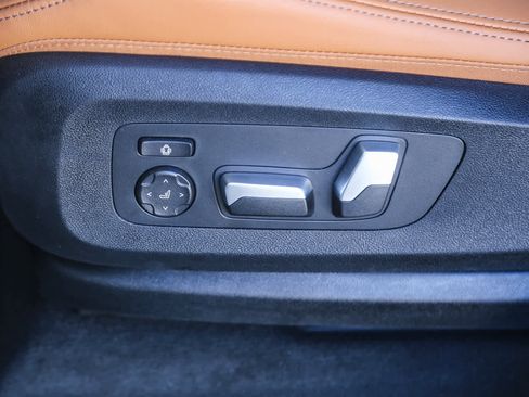 New 2026 BMW X5 xDrive40i w/ Executive Package image 18