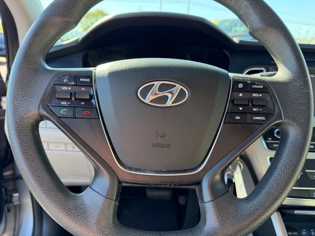 Used 2017 Hyundai Sonata SE FWD image 14