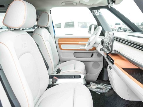 New 2025 Volkswagen ID. Buzz 1st Edition AWD/4WD image 32
