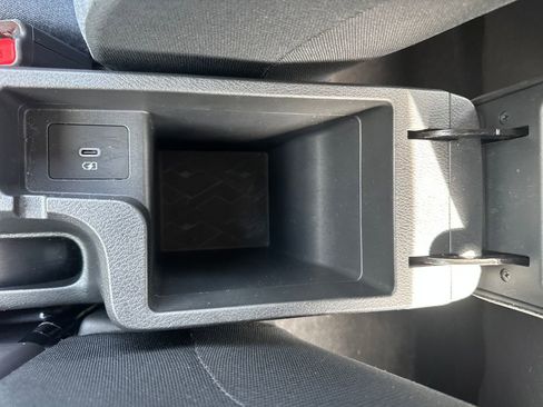 Used 2025 Nissan Versa SV FWD image 26
