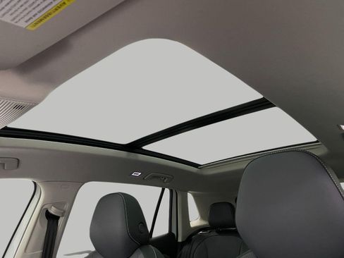 Certified 2026 Volkswagen Tiguan SE AWD/4WD image 27