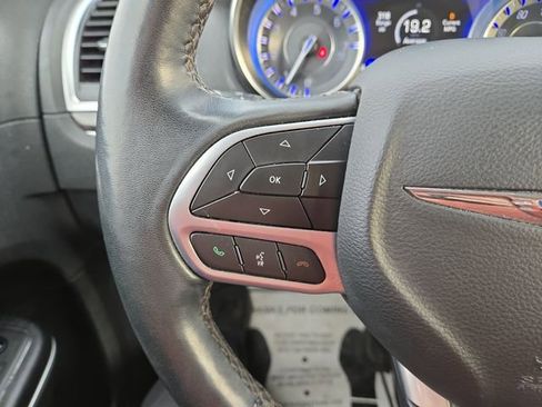 Used 2019 Chrysler 300 Limited image 18