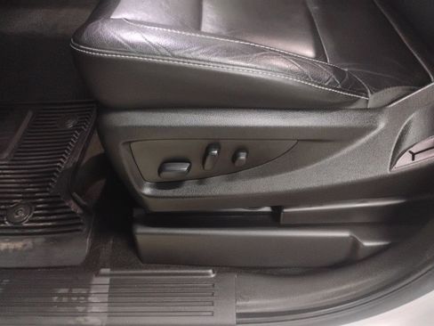 Used 2018 Chevrolet Silverado 1500 LTZ image 17