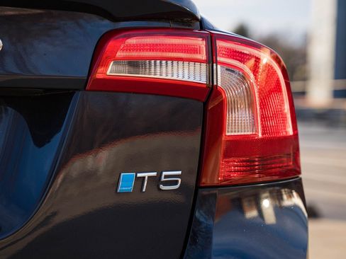 Used 2016 Volvo S60 T5 Premier w/ Convenience Package image 6