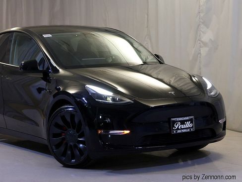 Used 2021 Tesla Model Y Performance image 2