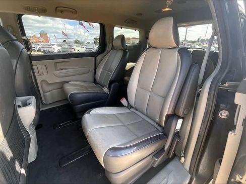 Used 2017 Kia Sedona LX w/ LX Essentials Premium Package FWD image 28