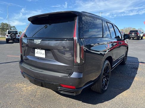 Used 2024 Cadillac Escalade Sport w/ LPO, ONYX Package image 6