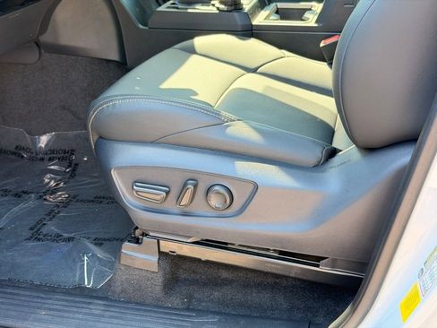 Used 2025 Toyota Tacoma Limited image 24