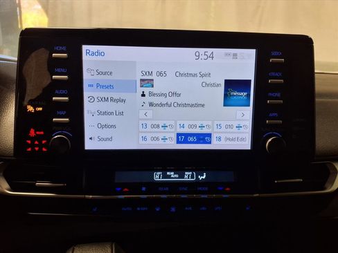 Certified 2021 Toyota Sienna XLE image 13