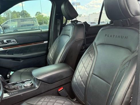 Used 2018 Ford Explorer Platinum AWD/4WD image 11