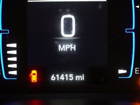 Used 2019 Chrysler Pacifica Touring-L image 4