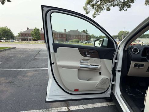 Certified 2023 Mercedes-Benz GLA 250 4MATIC image 17