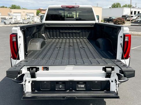 Used 2024 GMC Sierra 3500 Denali Ultimate image 14
