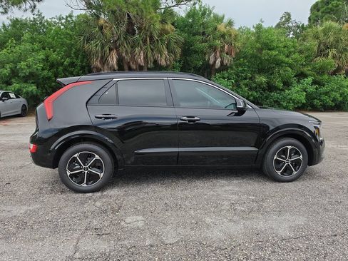 New 2026 Kia Niro FWD image 9