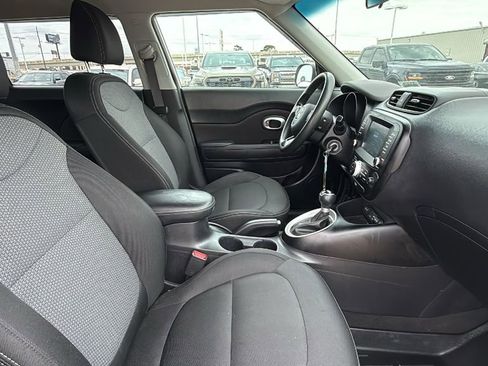 Used 2018 Kia Soul + FWD image 30