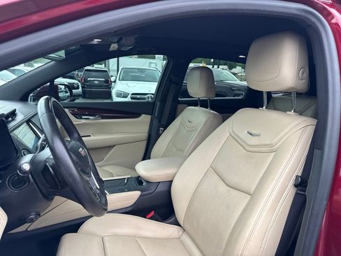 Used 2017 Cadillac XT5 Luxury w/ Driver Awareness Package FWD image 15