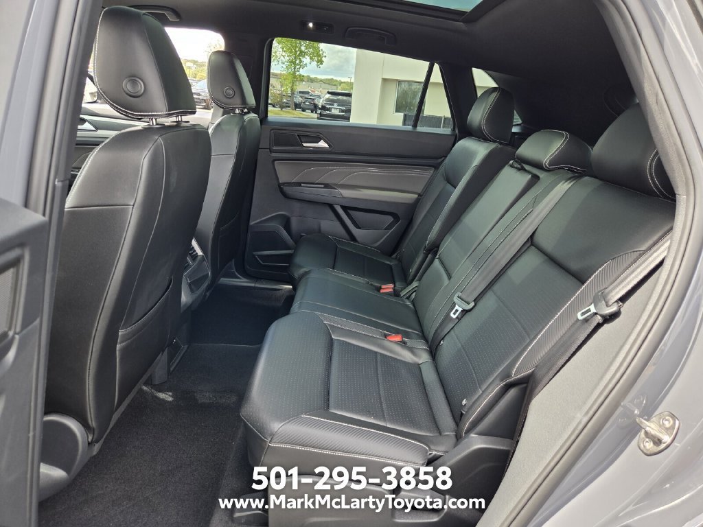 Used 2023 Volkswagen Atlas Cross Sport SEL R-Line AWD/4WD image 10