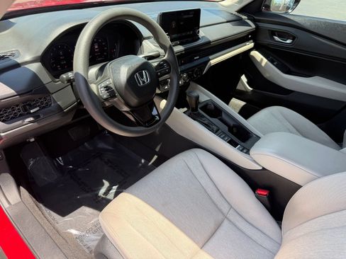 Used 2025 Honda Accord SE image 12