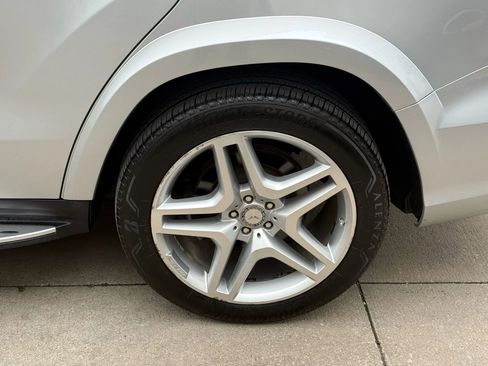 Used 2014 Mercedes-Benz GL 550 4MATIC image 47