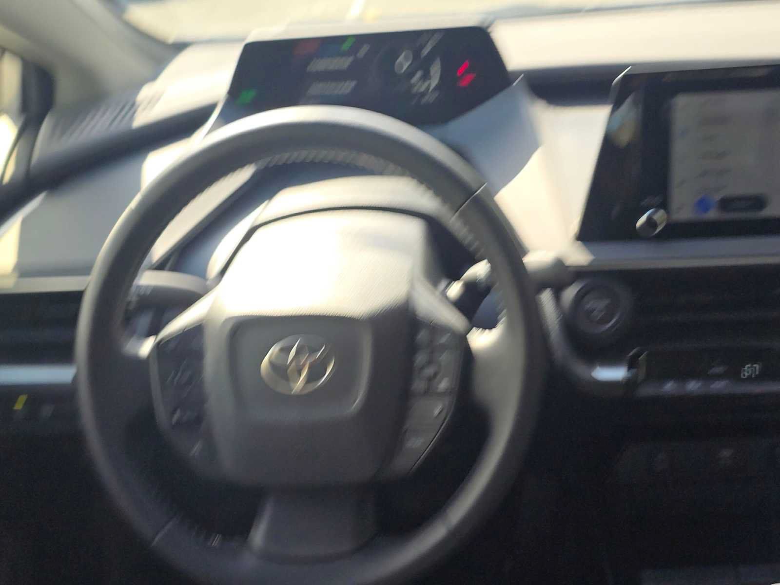 Certified 2025 Toyota Prius LE FWD image 19