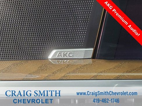 Used 2025 Cadillac Escalade Sport Platinum w/ LPO, ONYX Package image 7