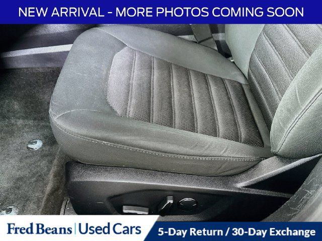 Used 2018 Ford Fusion SE w/ Fusion SE Technology Package FWD image 24