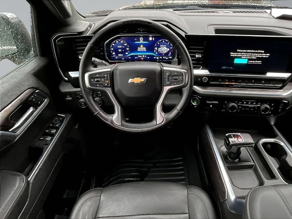Used 2022 Chevrolet Silverado 1500 LTZ w/ LTZ Premium Package AWD/4WD image 11