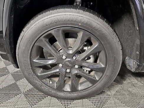 Used 2021 Jeep Grand Cherokee Laredo X AWD/4WD image 9