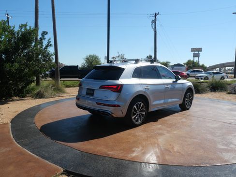 Used 2022 Audi Q5 2.0T Premium image 2