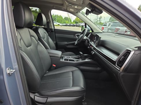 Used 2024 Kia Sorento S w/ Panoramic Sunroof Package FWD image 16