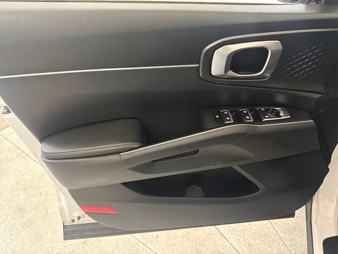 Used 2022 Kia Sorento LX FWD image 29