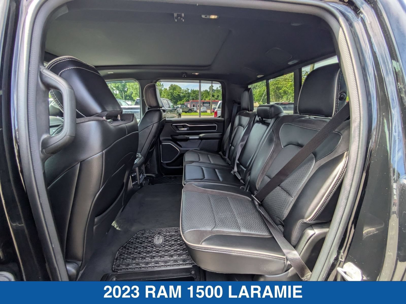 Used 2023 RAM 1500 Laramie AWD/4WD image 31