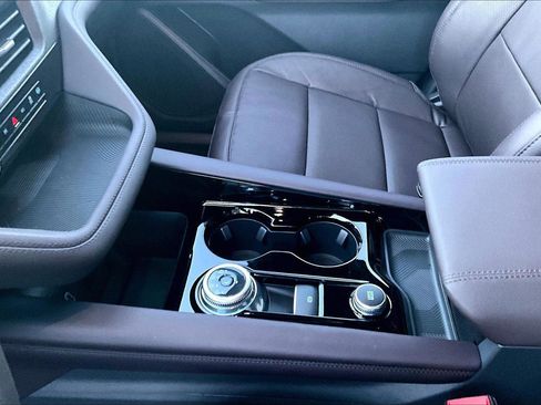 New 2026 Ford Explorer Platinum w/ LUX Leather Package image 8