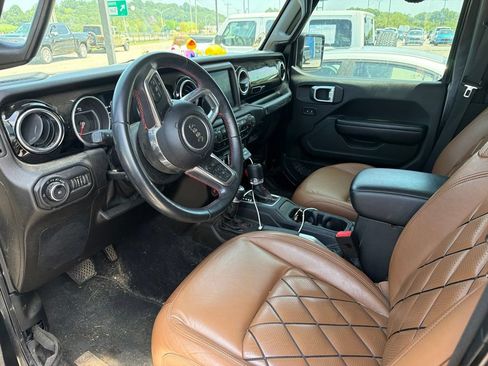 Used 2018 Jeep Wrangler Unlimited Rubicon AWD/4WD image 5