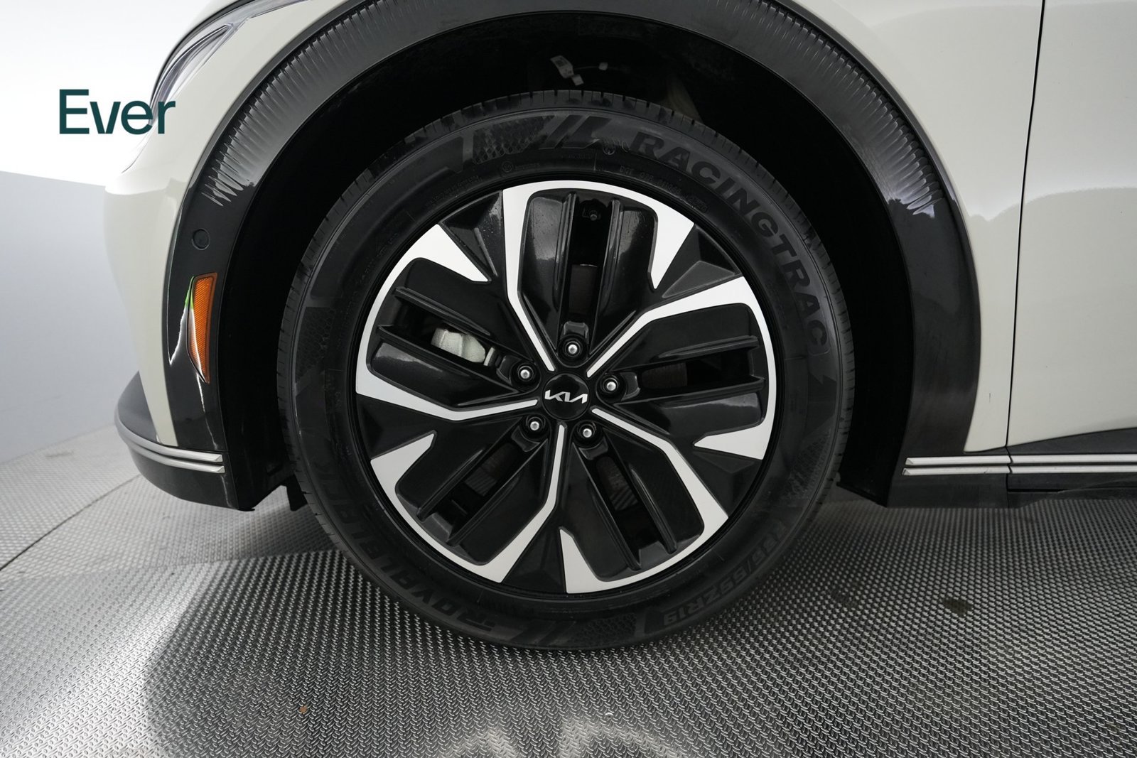 Used 2023 Kia EV6 Wind w/ Wind Technology Package AWD/4WD image 19